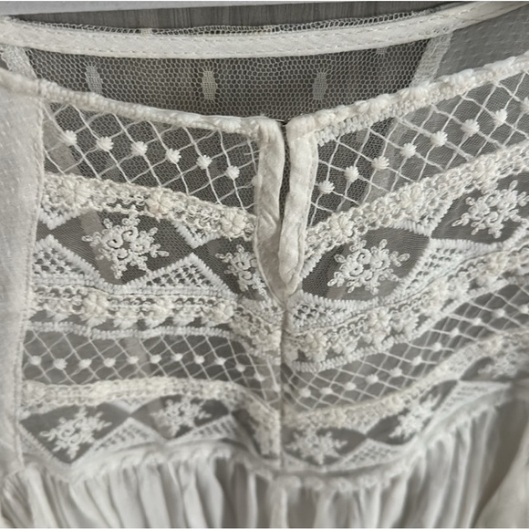 Boho White Flowy Lace Blouse - Picture 6 of 6